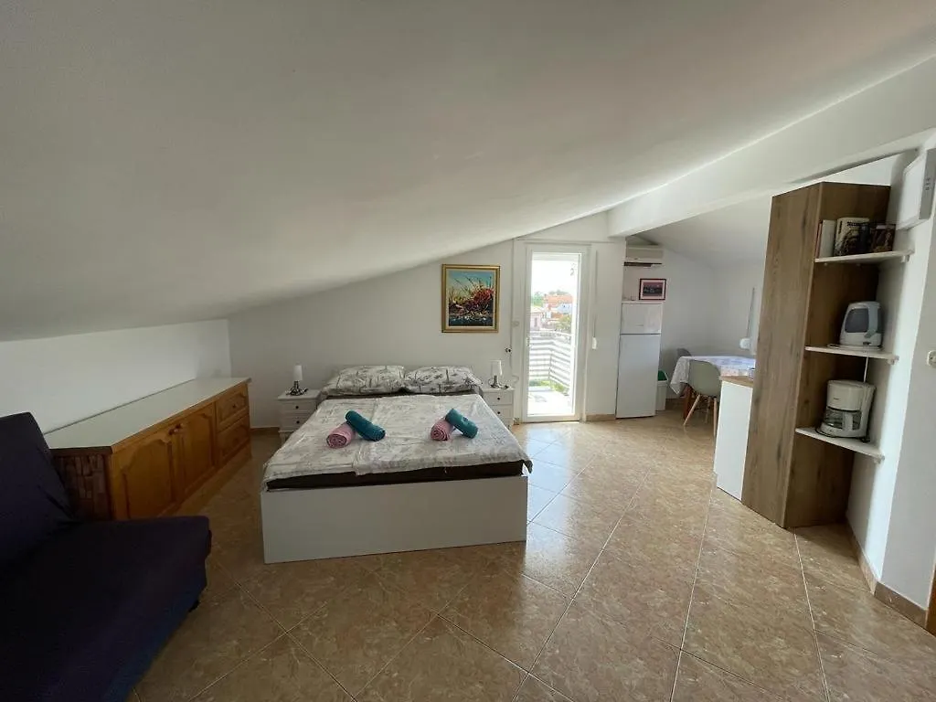 Apartmani Rozi Umag 0*,