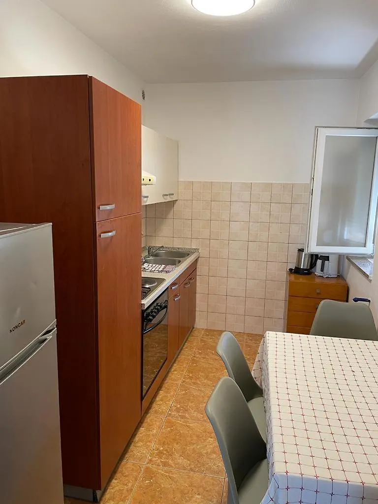 Apartmani Rozi Umag 0*,