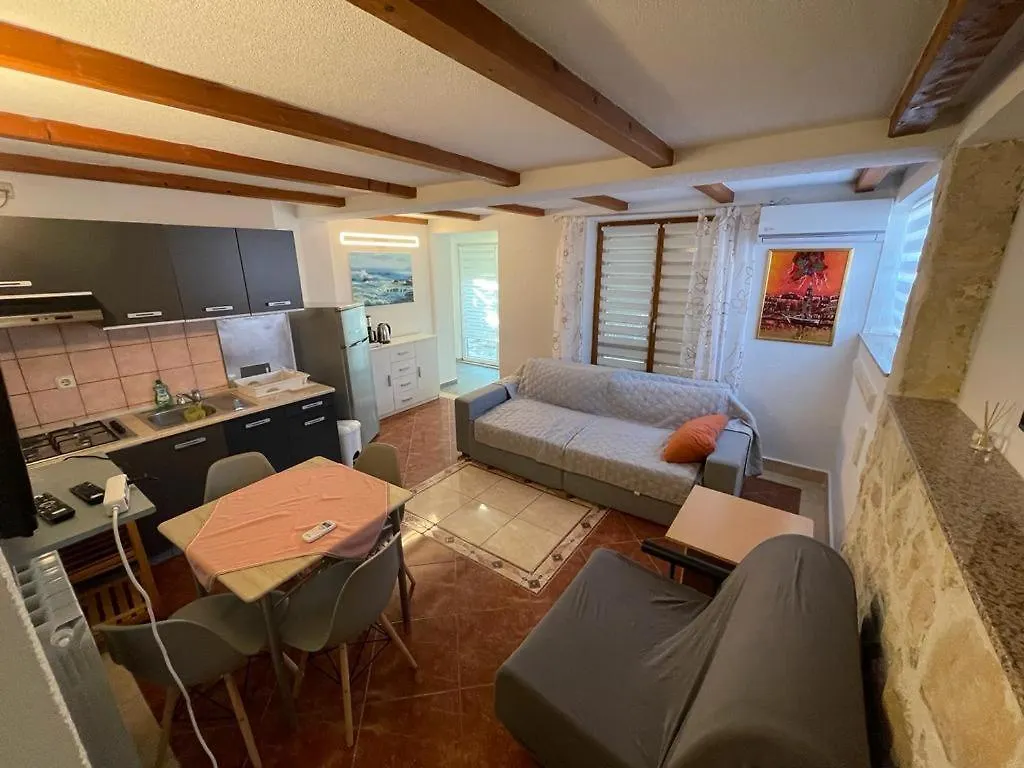 Apartmani Rozi Umag 0*,